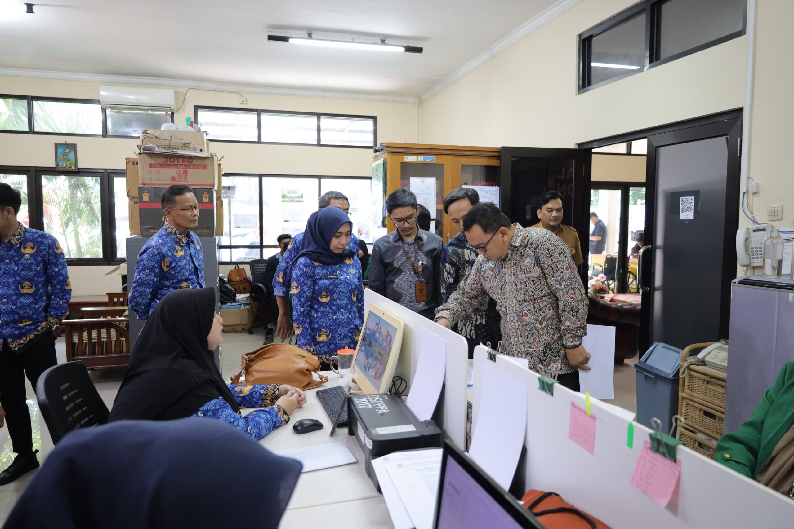 Kota Cirebon Terima Tim Uji Publik Monev KI Jabar Tahun 2024, Pj. Sekda: Upaya Peningkatan Pelayanan Publik di Kota Cirebon