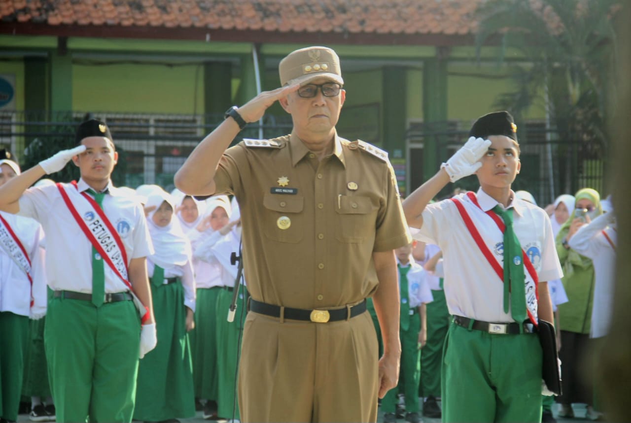 Pj Wali Kota Dorong Literasi dan Proses Belajar di SMP Islam Al Azhar 5 Cirebon