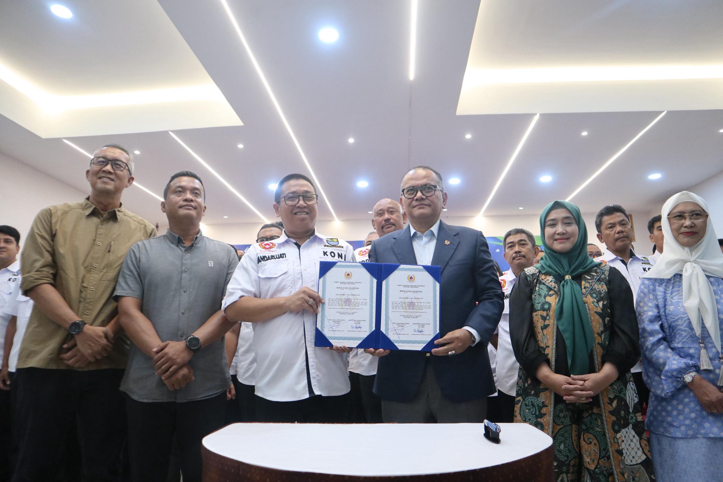 Pelantikan Pengurus KONI Kota Cirebon 2025-2029, Wakil Wali Kota : Pembinaan Olahraga Harus Terstruktur dan Inklusif