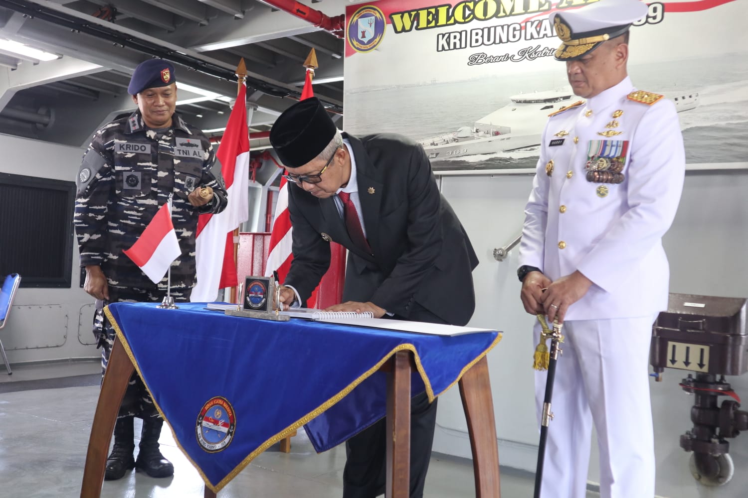 Upacara Tabur Bunga HUT ke-79 TNI AL, Momen Mengenang Sejarah Pertempuran Heroik di Cirebon